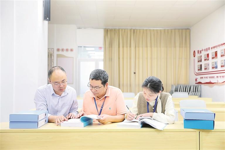 2024新澳门原料网大全十点半